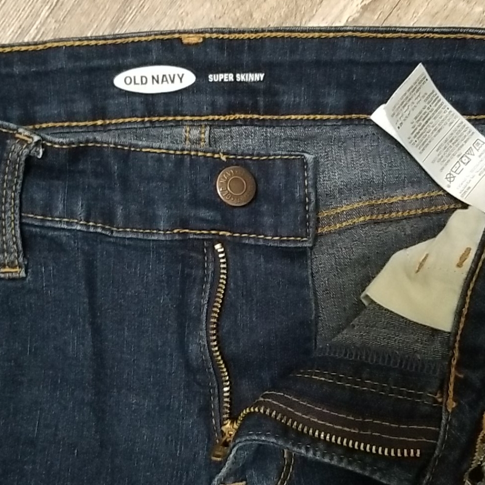 Old Navy Super Skinny Jeans - Picture 4 of 8
